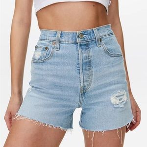 Levi’s Ribcage Shorts